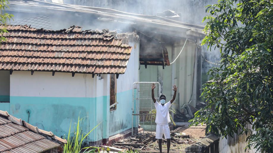 Osam ubijenih u zatvorskoj pobuni zbog korona virusa u Šri Lanki 2
