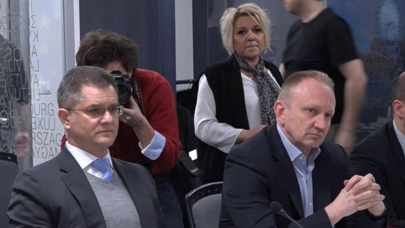 Suprotni stavovi Jeremića i Đilasa gase UOPS 1