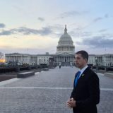 Đurić svim kongresmenima poklonio Natalijinu ramondu 10