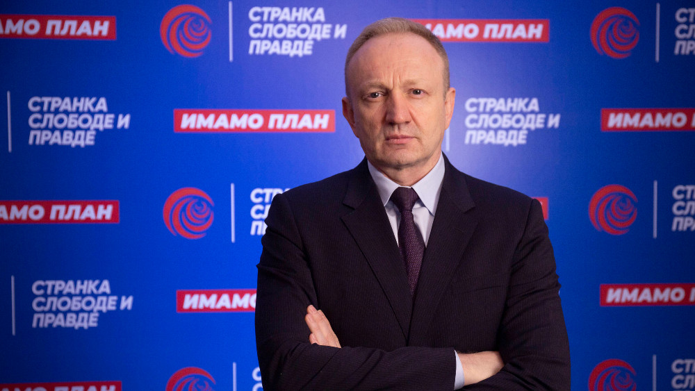 SNS: Đilas i Marinika Tepić se slikaju s kriminalcima, a ne gradonačelnik Novog Sada 1