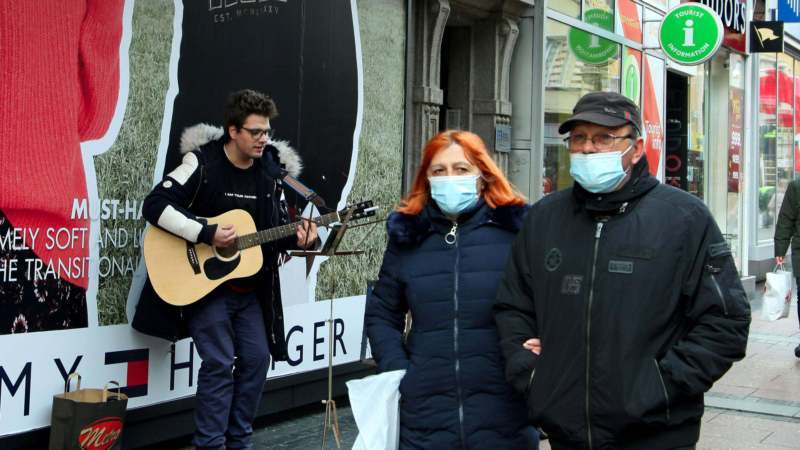Više faktora uticalo da veliki broj ljudi poveruje da je kovid izmišljen 1