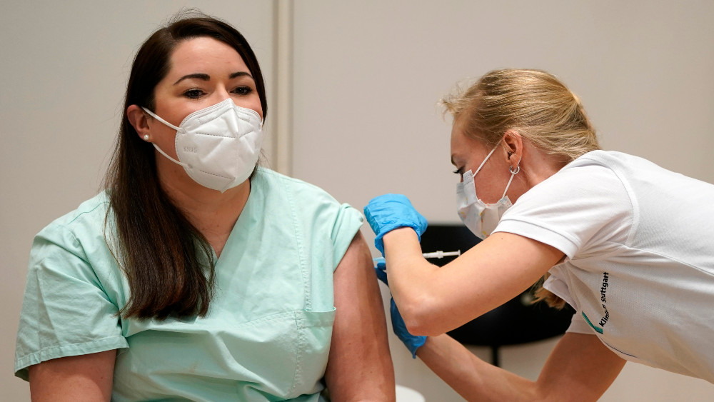 Početak kampanje imunizacije u EU obeležen brojnim problemima 1