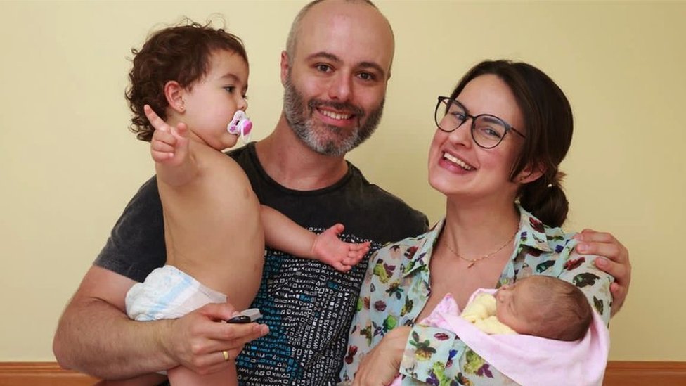 „Kovid nam je okončao brak“: Parovi koji su se razišli tokom pandemije 1 Ričard i Rafaela s dvoje dece