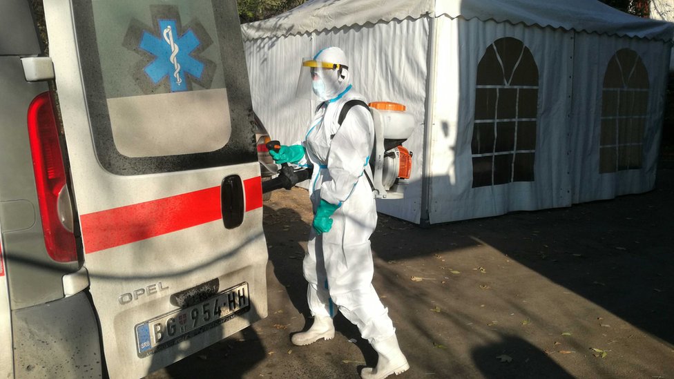 Korona virus: Sve više ljudi u bolnicama u Srbiji, Emanuel Makron pozitivan na Kovid-19 2 peđa korona foto