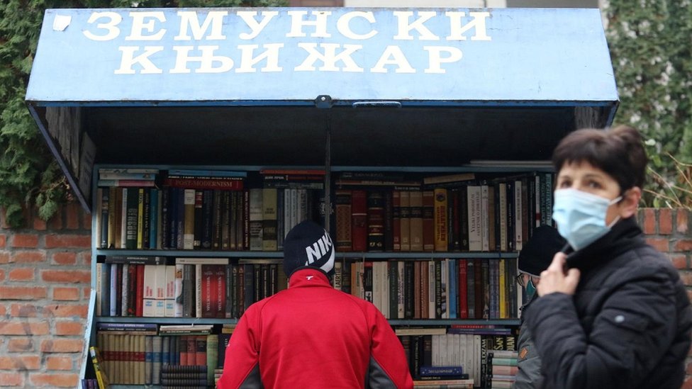 Korona virus: U Srbiji ublažen deo mera, Dodik u bolnici, Evropa u strahu od novog soja Kovida-19 1 Zemun