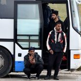 Bosna i Hercegovina i migranti: Oko 900 migranata na hladnoći, nemaju gde - kamp izgoreo, a vlast u pat poziciji 7