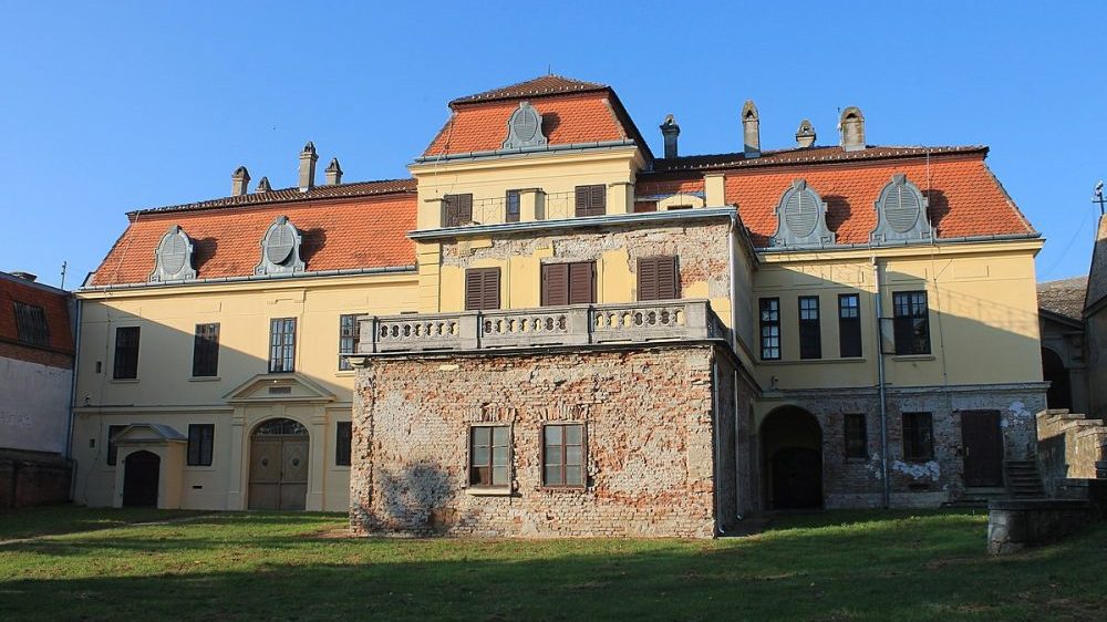 Dvorci Vojvodine: Neki postali škole i muzeji, druge uništava vreme 7
