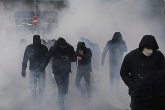 France Protests U Francuskoj na protestima povređeno 67 pripadnika snaga bezbednosti (FOTO) 2