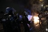 U Francuskoj na protestima povređeno 67 pripadnika snaga bezbednosti (FOTO) 3
