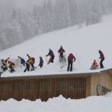 Osam aplinista poginulo u lavinama u Iranu 4