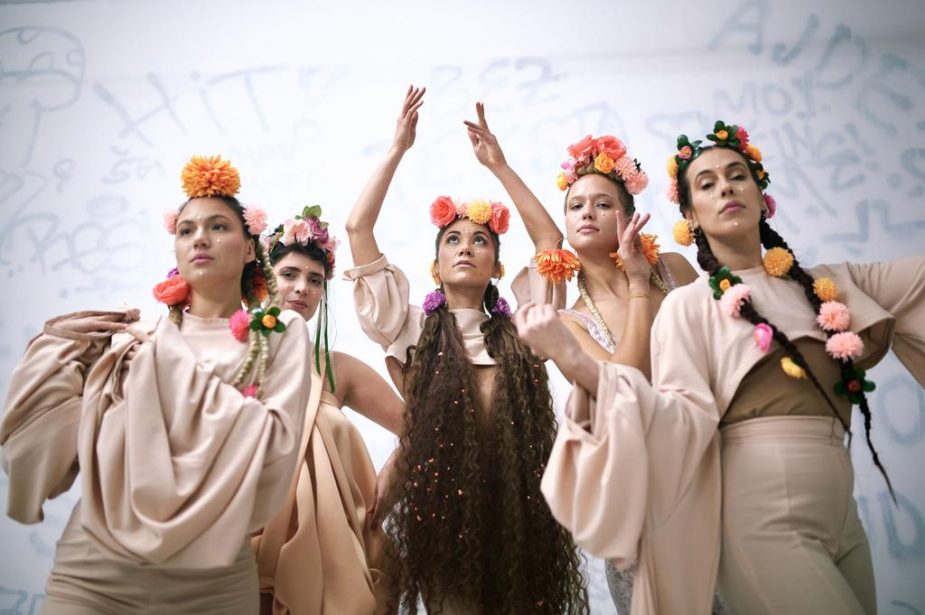 Muzičarka Aklea Neon predstavila novu pesmu „Shika, shika“ (VIDEO) 1