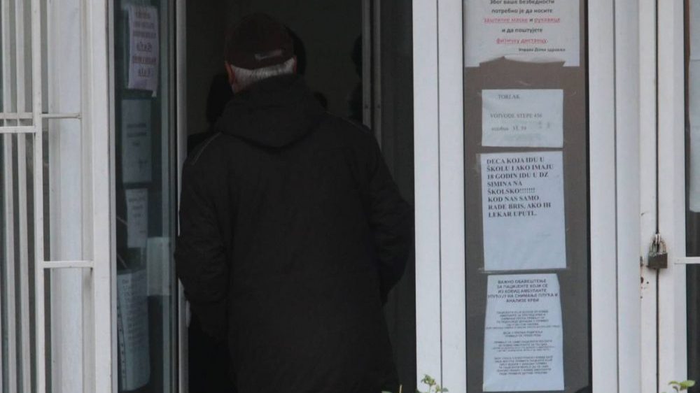 Još 7.802 novoobolela, 61 osoba preminula, na respiratorima 288 1