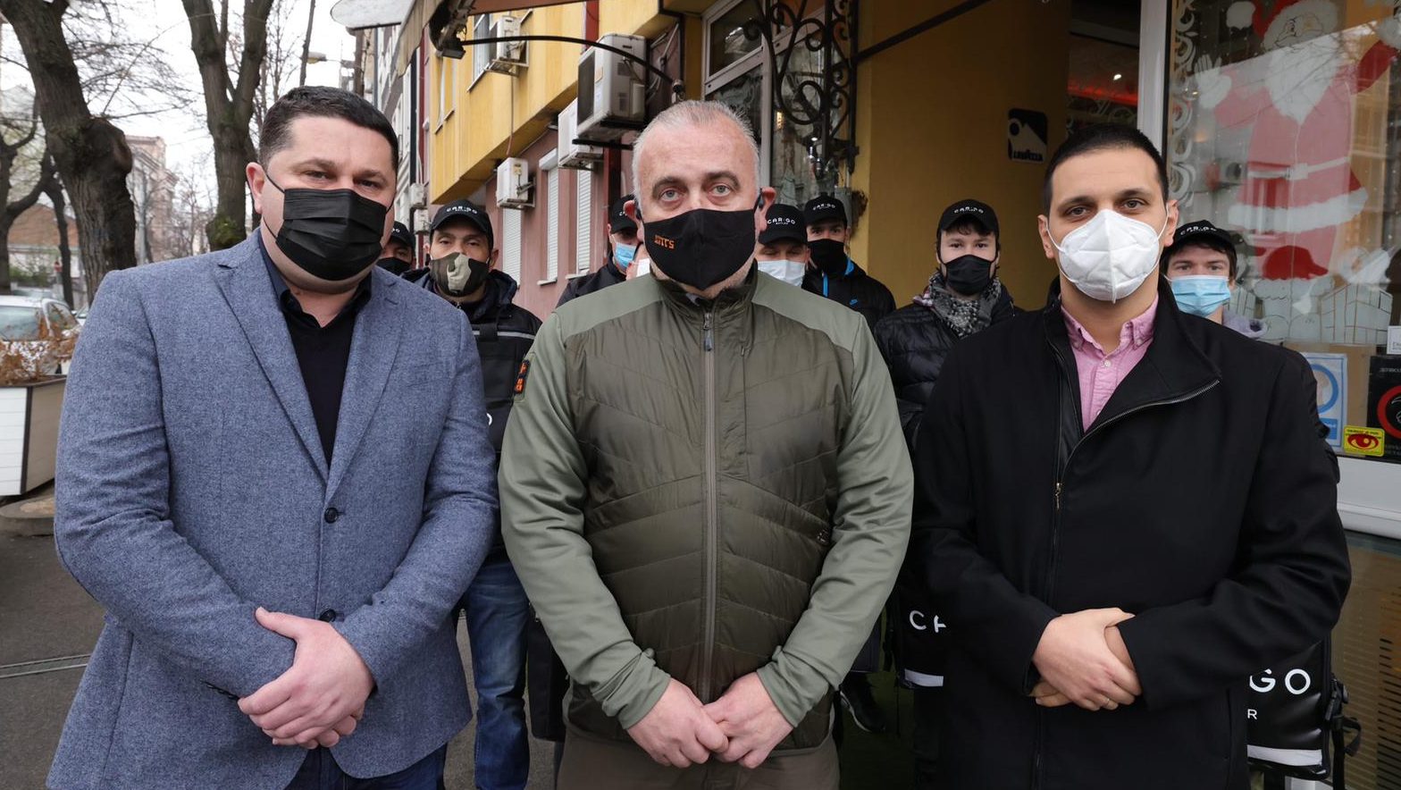 CarGo Batler i svetski neurohirug u akciji doniranja obroka medicinarima 1