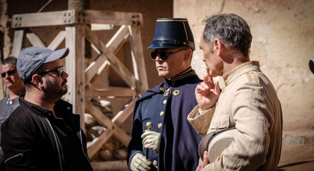 „Čekajući varvare“ sa Džoni Depom ulazi u trku kandidature za Oskara (VIDEO) 2 „Čekajući varvare“ sa Džoni Depom ulazi u trku kandidature za Oskara (VIDEO) 2