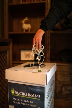 _DSC7527-Edit Akcija Recikliraj Foto Danas Recikliraj telefon i uštedi na PDF pretplati na Danas 9