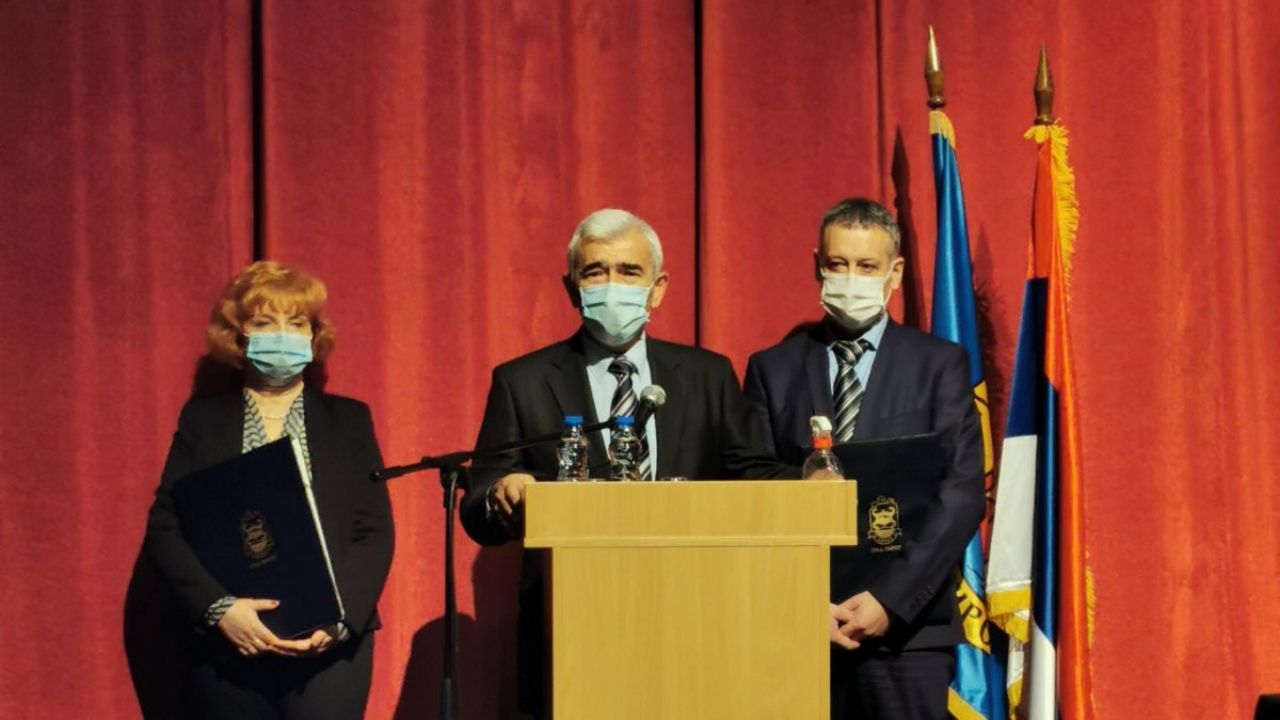 Uručene nagrade "28. decembar" zdravstvenim radnicima Pirota 1