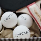 Inicijativa A 11 poklonila ministarkama Čomić i dr Kisić Tepavčević rekete za ping pong 7