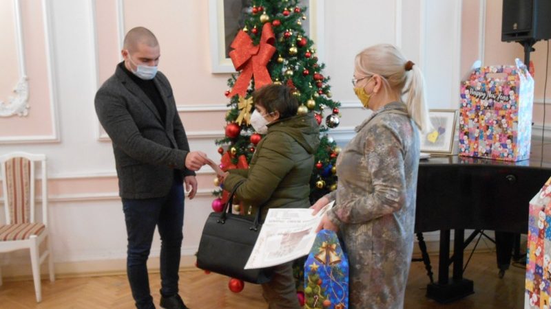 Umesto novogodišnjih troškova, pomoć za teško obolelu decu u Velikom Gradištu 1