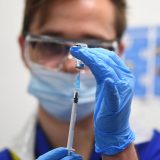 SZO obezbedila dve milijarde doza potencijalnih vakcina 4