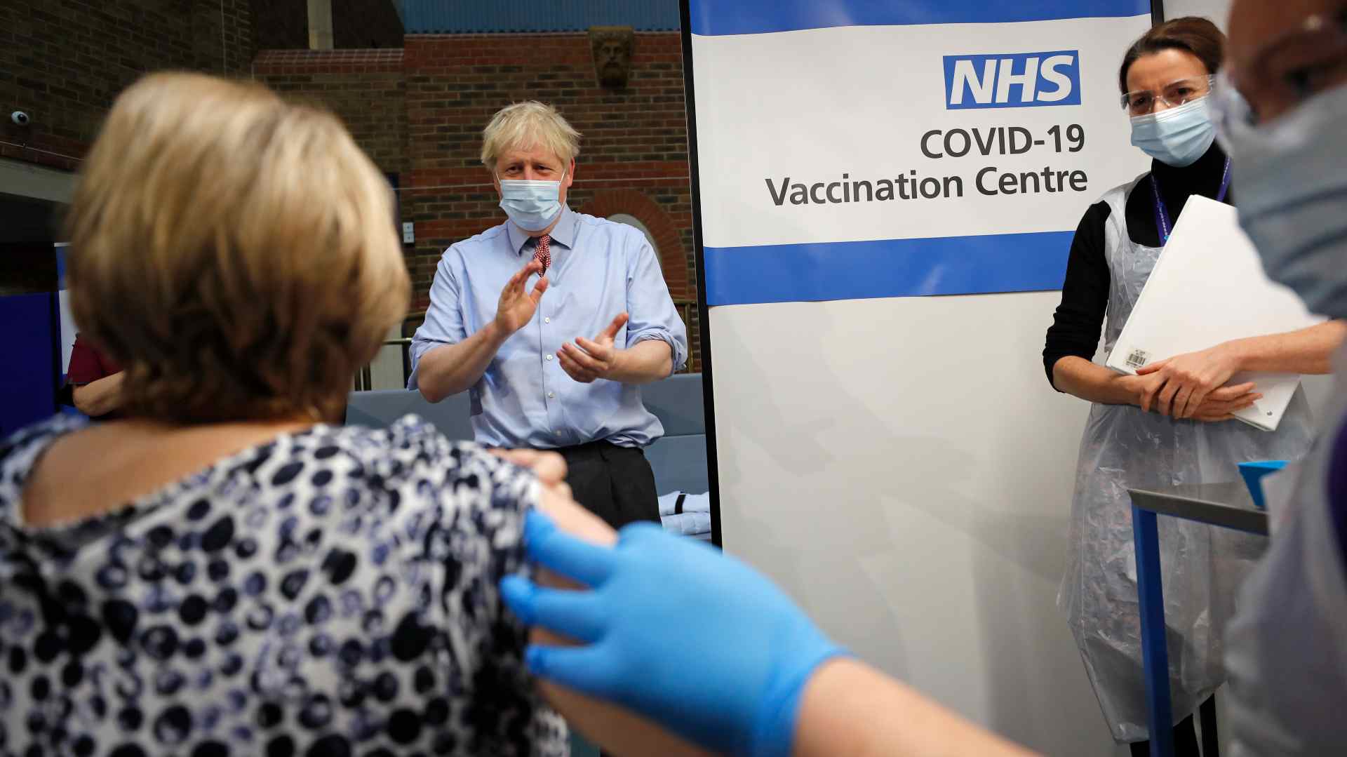 Britanski premijer očekuje da vakcina mnogo toga poboljša, ali poziva na dalji oprez 1