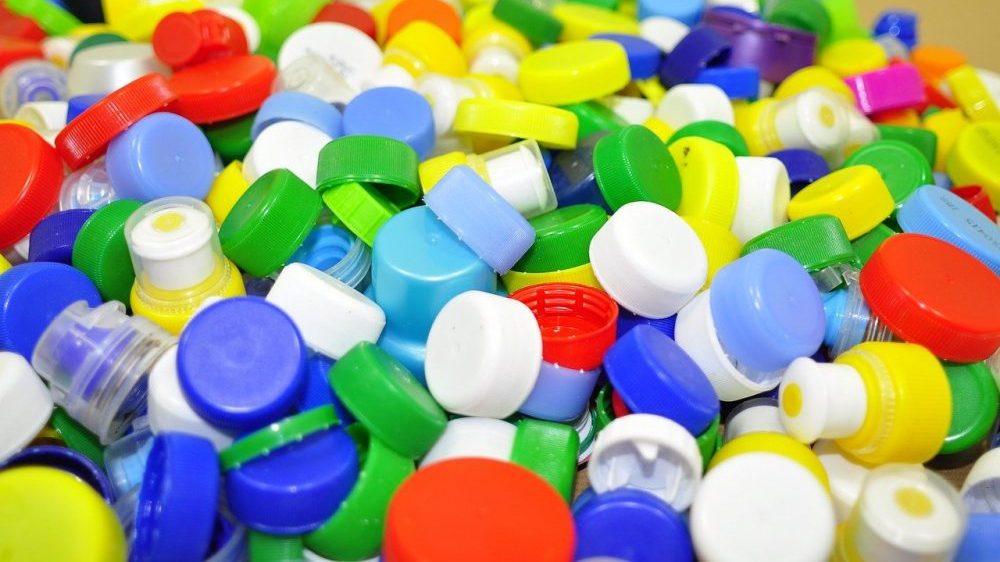 Čepovi i plastične flaše od juče nerazdvojni u EU: Zašto? 1