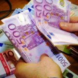 Dužnici iščekuju da li će NBS i ECB smanjiti kamatne stope 2