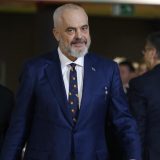 Premijer Albanije odbio da stavi masku u avionu, intervenisala policija 3