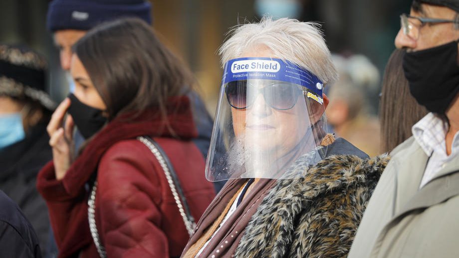 Još 3.200 novih slučajeva, 52 preminula, na respiratorima 295 1