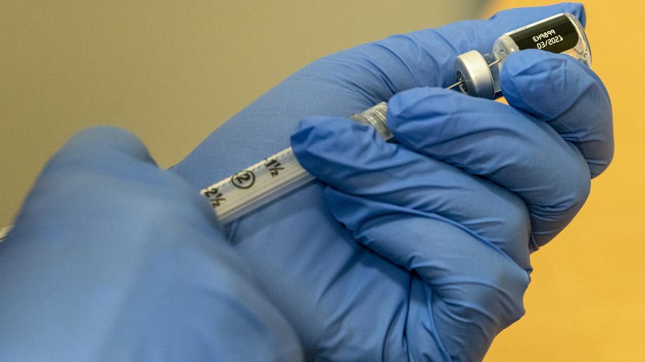 BioNTek ocenjuje da će moći da proizvede dve milijarde doza vakcina 2021. 1