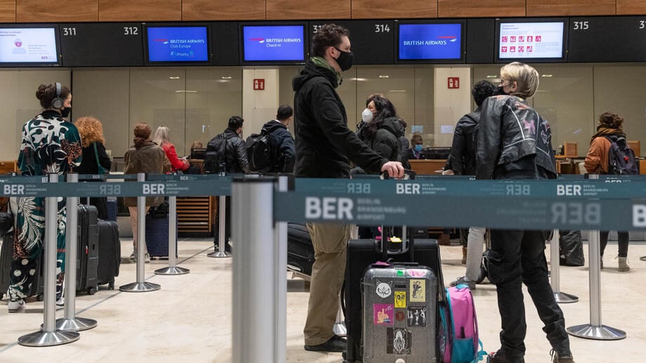 Dugi redovi, izgubljeni prtljag, otkazani letovi...: Na nemačkim aerodromima nedostaje više od 700 radnika 1