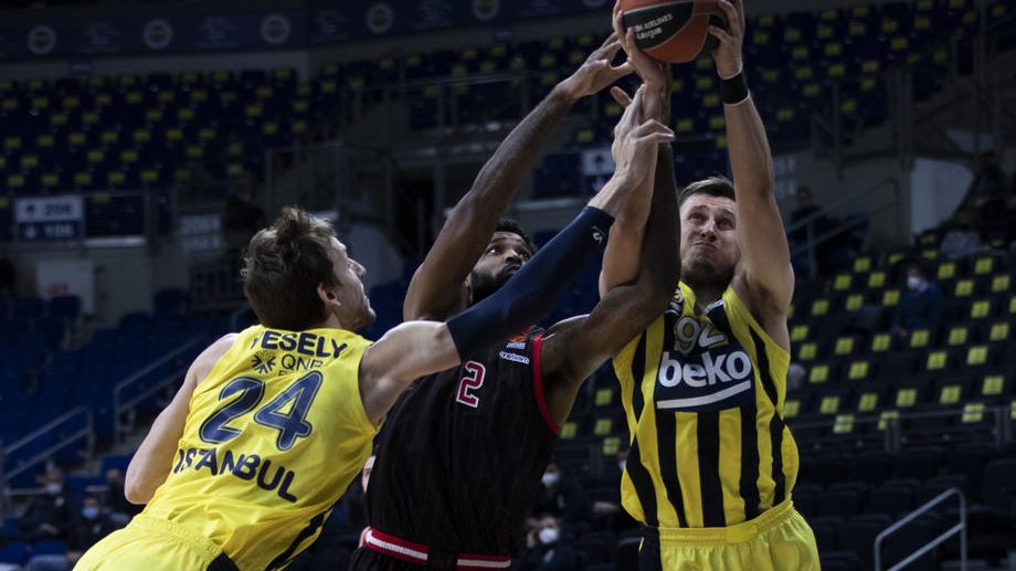 Fenerbahče prekinuo niz od tri poraza, pobeda nad Olimpijakosom 1