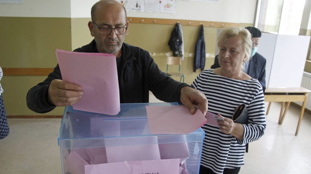 Incident na biračkom mestu u Zemunu, kontroloru Nove stranke nisu dozvolili da unese primedbu u Zapisnik 1