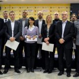 Da li opozicija kalkuliše ili štiti kandidata od medijskog pritiska? 8