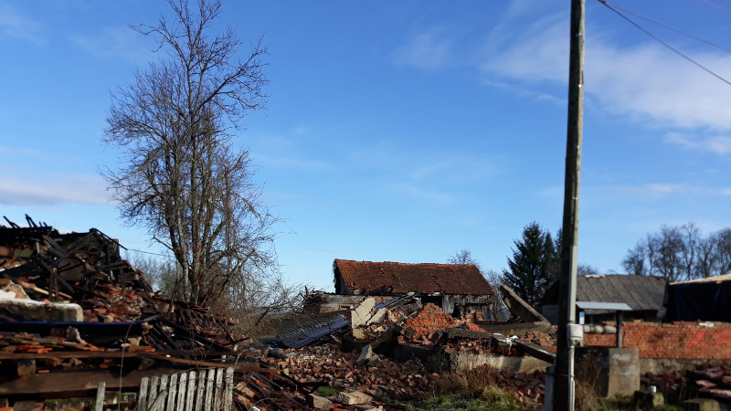 Ljudi u kontejnerima na Baniji dobili račune za struju veće od 10.000 kuna 1