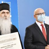 Zabranama i napadima na medije do trona patrijarha 6