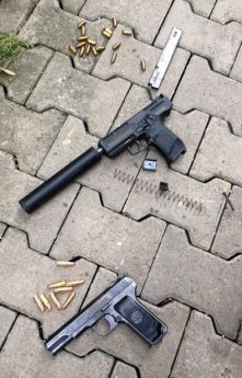 Hapšenje zbog posedovanja opojnih droga, eksploziva i oružja 4