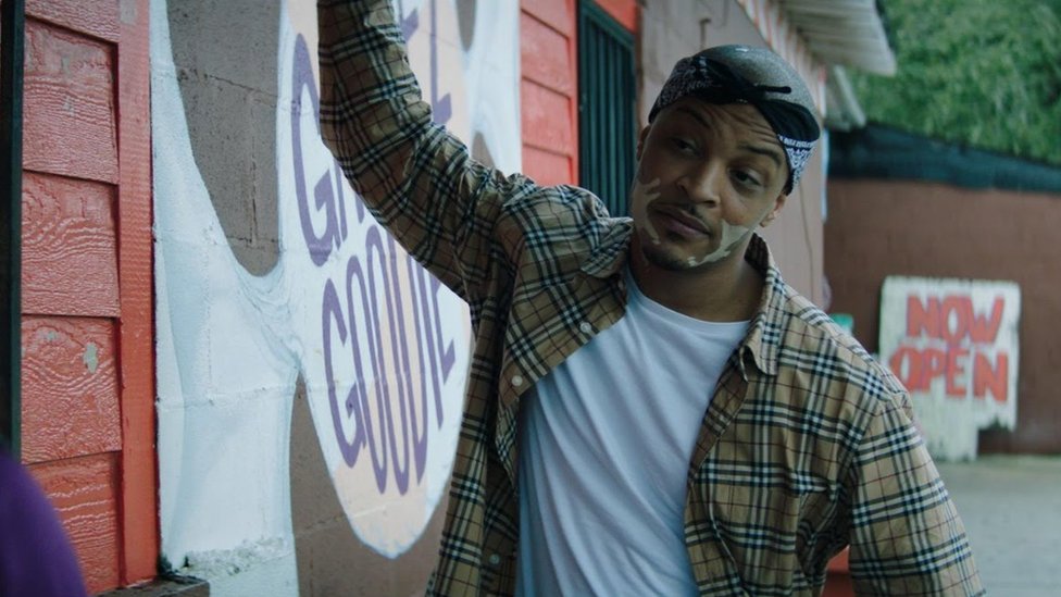 Ti Aj igra Lorenca Rođaka Bejsa u filmu Grad boje krvi