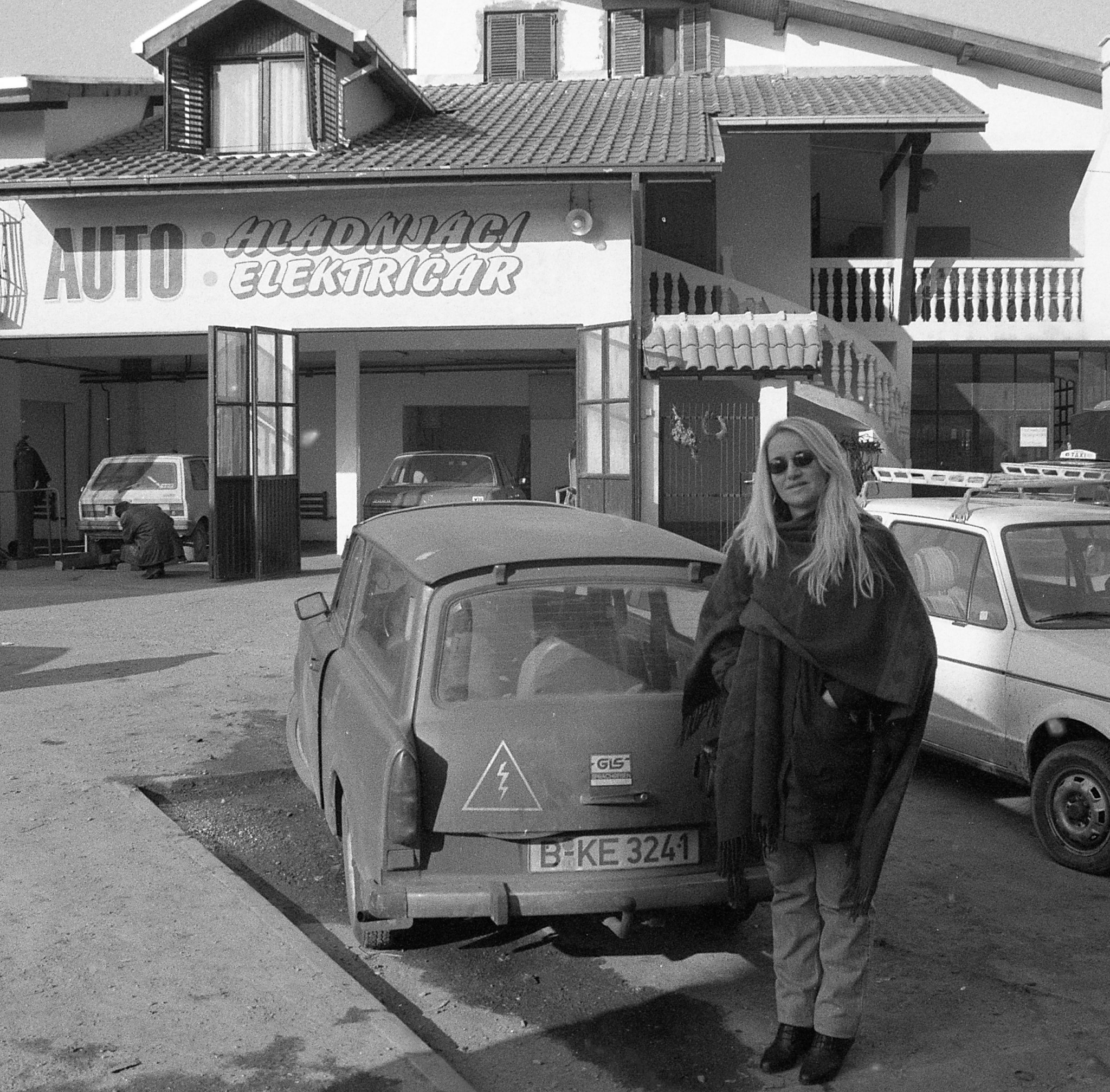 Srbija, alkohol i muzika: Kako je poznati roker doneo srpsku rakiju u Ameriku 3 Beograd 1995.