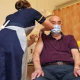 Korona virus u Velikoj Britaniji: Posle Fajzerove počela imunizacija i Oksfordskom vakcinom 6