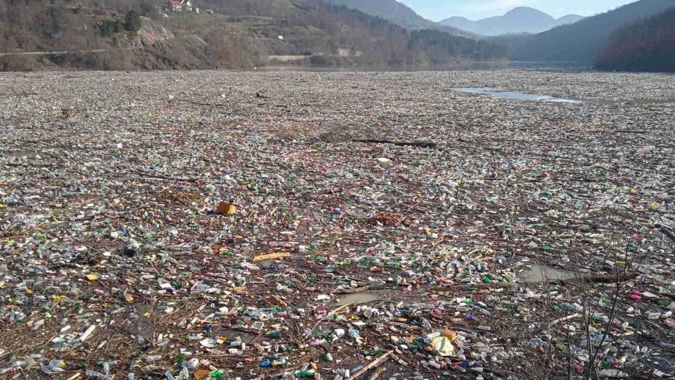 Srbija, reke i divlje deponije: Zašto na površini Potpećkog jezera ima više smeća od vode 3 reka, otpad, Lim, Priboj