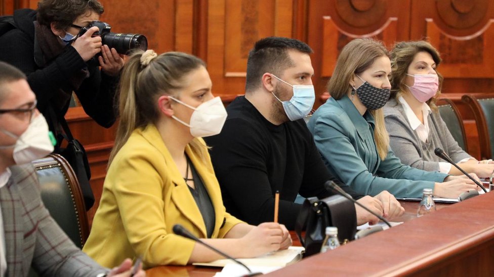Predstavnici Udruženja radnika na internetu tokom sastanka u Vladi Srbije