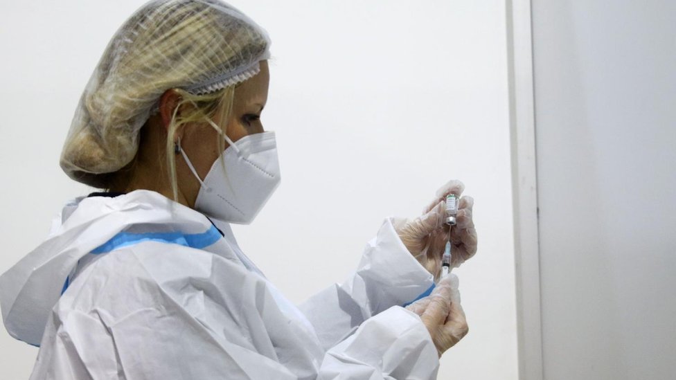 Korona virus: U Srbiji preminulo još 17 ljudi, ne jenjava bitka za vakcine u svetu 1 Vakcinacija u Srbiji