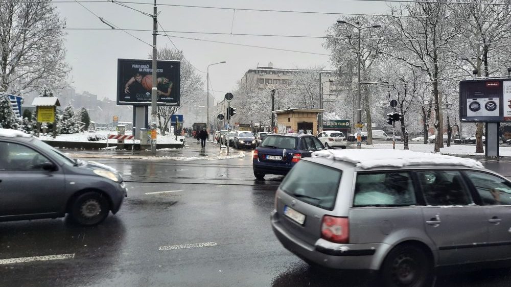 AMSS: Sneg i mokri kolovozi na putevima u Srbiji 1