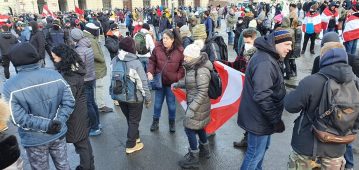Protest u Beču protiv mera zbog korona virusa Beč: Protestna šetnja protiv „korona diktature” (FOTO) 12