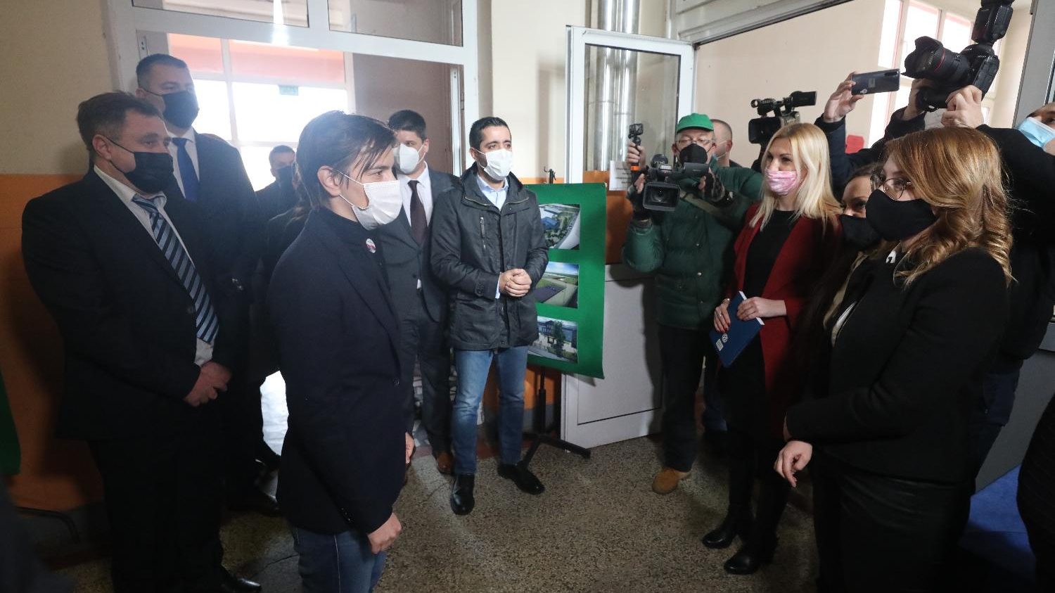 Brnabić: Prioriteti za Paraćin pronalazak strateškog partnera za fabriku stakla 1