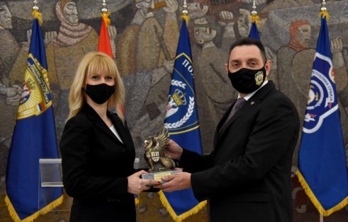 Vulin uručio nagrade najhrabrijim policajcima (FOTO) 5