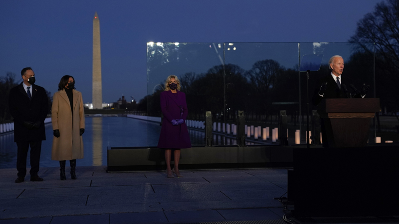 Bajden odao počast Amerikancima umrlim od korona virusa 1