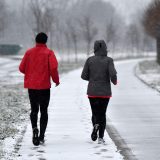 Vreme oblačno i hladno, u poplavljenim mestima mulj na kolovozima 8