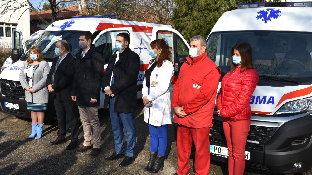 Požarevačka bolnica dobila dva sanitetska vozila 1