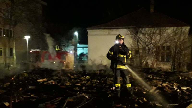 Kladovo: U požaru nestalo 200 kvadrata 1